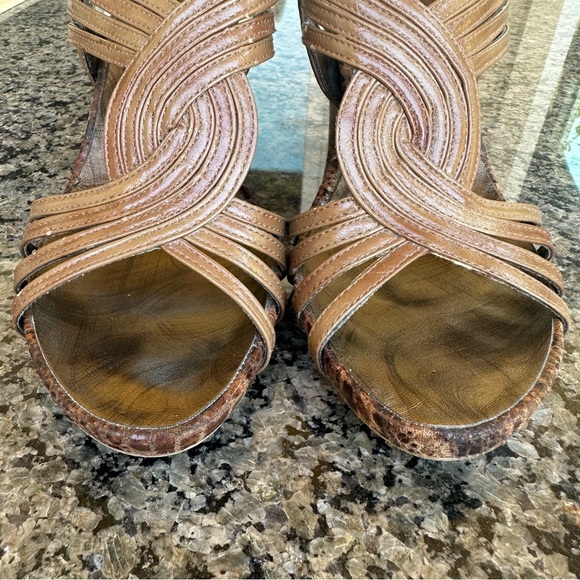 ROMANTIC SOLES Women's Wedge Strappy Sandals Caramel Brown Size 7B - Picture 3 of 14
